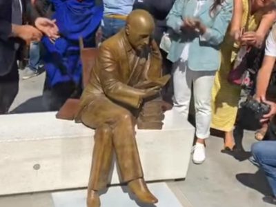 Trieste, inaugurata la statua a Gabriele D’Annunzio, poeta-soldato