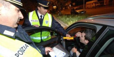 Alcol e cocaina, ritirate otto patenti di guida...