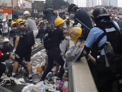 Ritirata la legge liberticida pro-Cina, a Hong Kong vince la democrazia