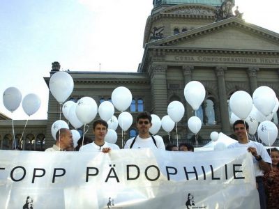 200 milioni di dollari di indennizzi per pedofilia dall’ Arcidiocesi di Chicago