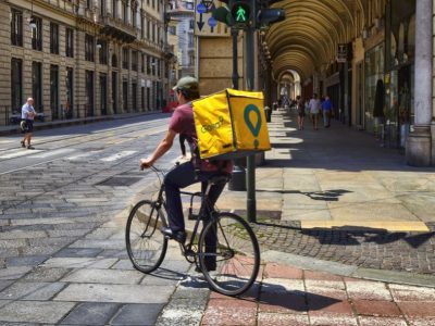 Rider, indaga la Procura di Milano sulla varie violazioni e sfruttamenti