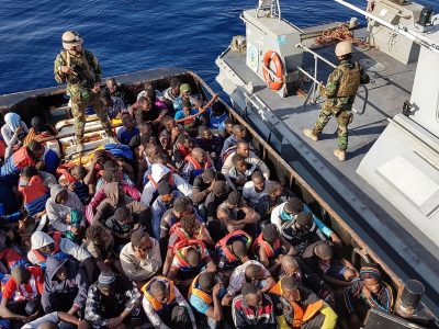 Ripreso alla grande il businnes immigrati, sbarchi non stop a Lampedusa