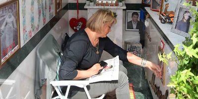 Sciopero della fame sulla tomba del figlio mort...