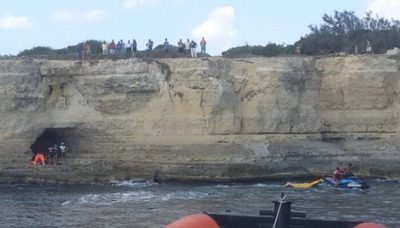 Precipita in mare da una scogliera e muore, voleva scattare una foto