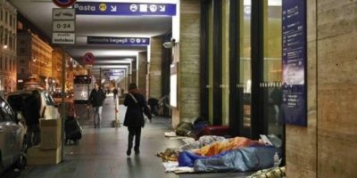 Multati mentre aiutano i senza tetto…para...