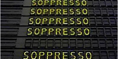 Napoli bloccata da un nubifragio, traffico ferr...