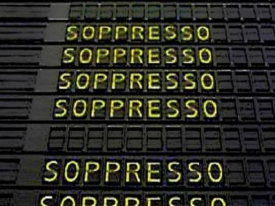 Napoli bloccata da un nubifragio, traffico ferroviario in tilt