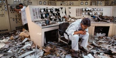 Gli scatti sulla lettura di Steve McCurry in mo...