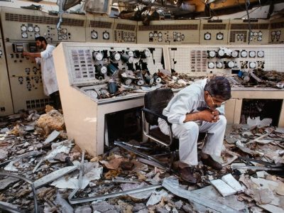 Gli scatti sulla lettura di Steve McCurry in mostra a Modena