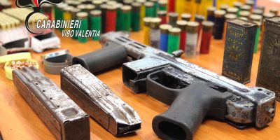 Vibo Valentia, scoperto arsenale da guerra nei ...