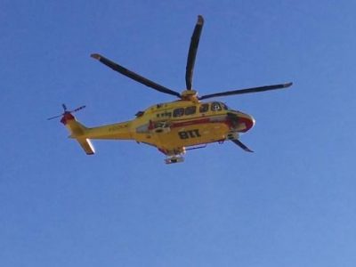 Cade da un palo del telefono, muore operaio in Piemonte