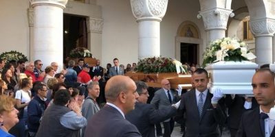 Orta Nova, bagno di folla alle esequie delle vi...