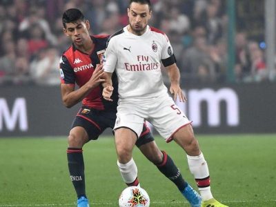 Il Milan soffre ma vince (2-1) a Genova: Giampaolo salva la panchina