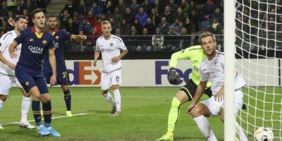 EL, una Roma ampiamente rimaneggiata pareggia a...