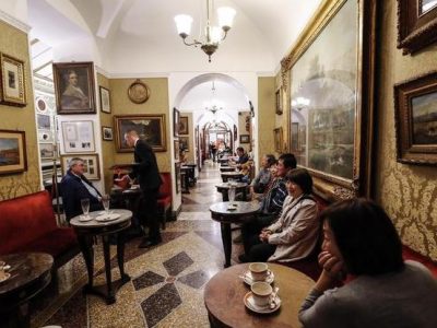 Roma, lo storico caffè Greco di via Condotti chiude per sfratto