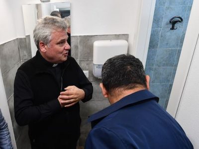 Per i senzatetto arriva a Genova la “Lavanderia di papa Francesco”