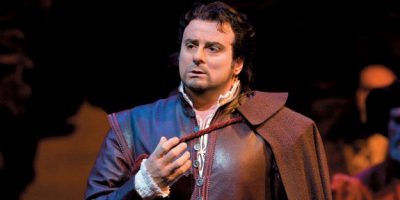 Stroncato da infarto a 56 anni il tenore Marcel...