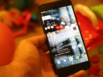 Covid, studio rivela che il virus resiste 28 giorni su banconote e smartphone