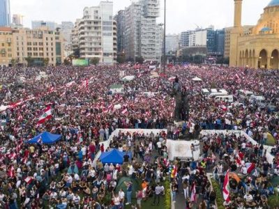 Beirut, quarto giorno di proteste: ancora migliaia in piazza