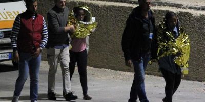 Naufragio a Lampedusa, recuperati 13 corpi, anc...