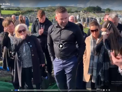 Funerale senza precedenti: il defunto bussa sulla bara e parla