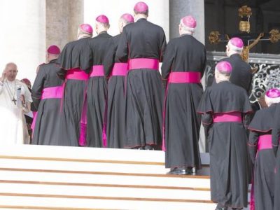 Sinodo: spiraglio per i preti sposati e arriva il peccato ecologico