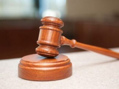 Abusi su tredicenne, educatrice condannata a 8 anni