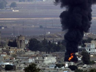 Siria, i curdi accusano i turchi: usano fosforo e napalm