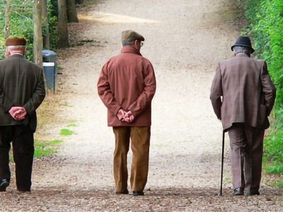 Circuiva anziani derubandoli, arrestata insegnante di religione