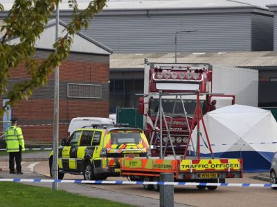 Inghilterra, trovati 39 corpi senza vita in un container