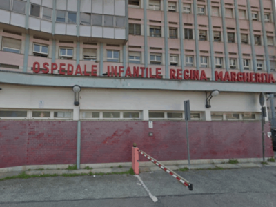 Resta grave la bimba travolta da un suv davanti all’asilo