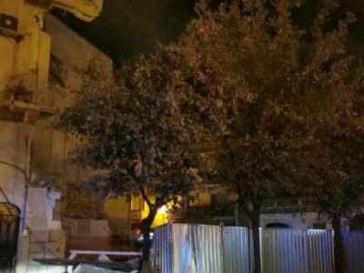 Crolla una palazzina ad Andria, feriti un’anziana e un Vigile del fuoco