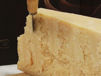Pecorino e parmigiano tassati al 25% dai dazi Usa