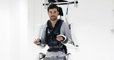 Esoscheletro controllato dal pensiero per cammi...