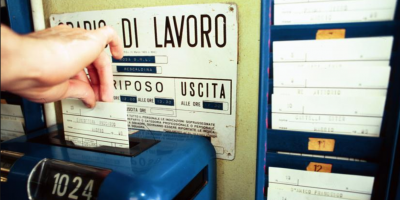 Esibì certificati medici falsi, docente è accus...