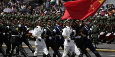 Hong Kong, la governatrice fa l’occhiolin...