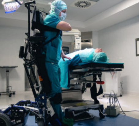 marco dolfin in sala operatoria, esoscheletro