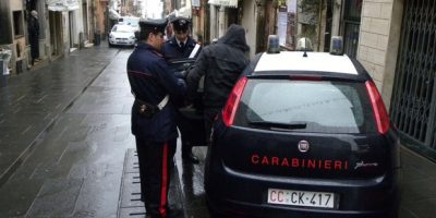 Nigeriana fermata con oltre 2 chili di cannabis...