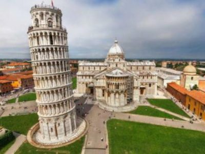 Due americani incidono un nome sulla Torre di Pisa, arrestati