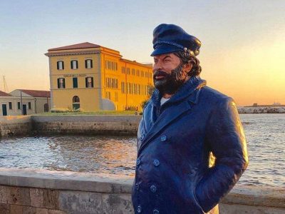 Livorno,”scompare” la statua di Bud Spencer