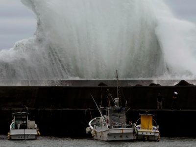 Il potente tifone Hagibis si dirige verso il Giappone, si registra già un morto