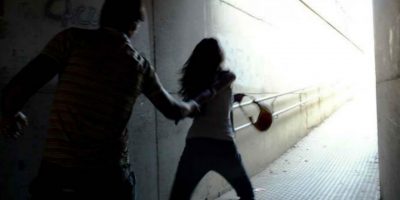 Peruviano picchia e violenta connazionale per l...