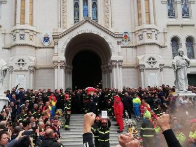 Reggio Calabria, lungo applauso al funerale di Nino Candido