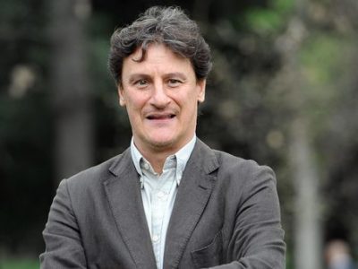 Giorgio Tirabassi rassicura dopo l’operazione al cuore: “Sto bene, state tranquilli&#...