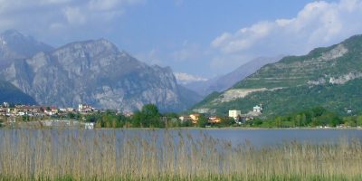 Pescatori ritrovano resti umani nel lago di Ann...