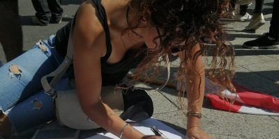 Protesta notturna delle donne libanesi a Beirut