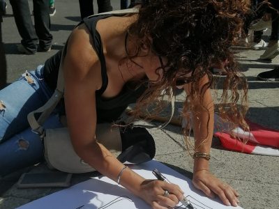 Protesta notturna delle donne libanesi a Beirut