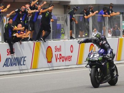 MotoGp in Malesia, Vinales s’impone su Marquez e Dovizioso