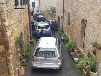 Progettavano di far saltare una moschea nel Senese: 12 indagati