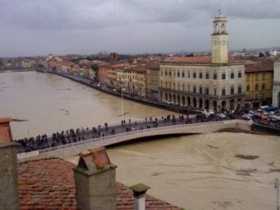 Il maltempo flagella l’Italia, esondazione fiumi in Toscana ed Emilia